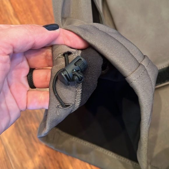 Men’s Water & Windproof Jacket NWT - Picture 7 of 9